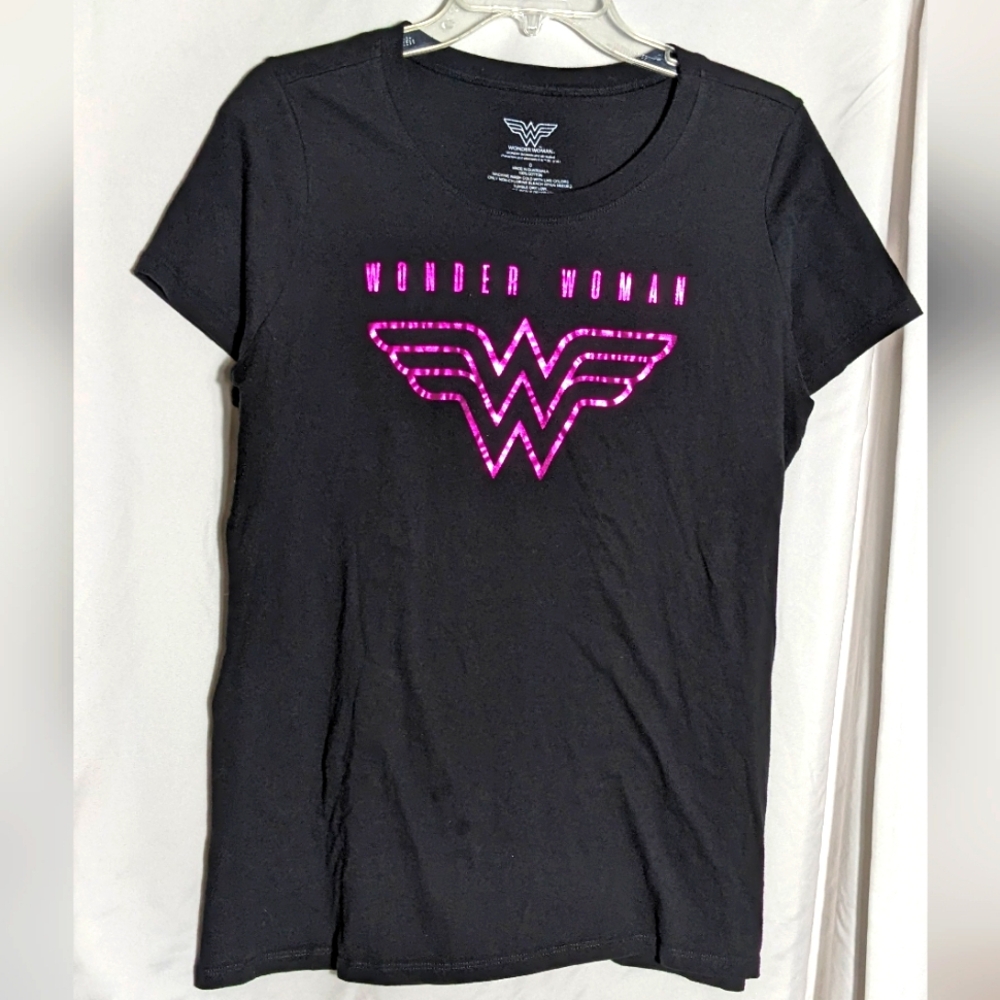 Women's Wonder Woman Black T-shirt,‎ Sparkly Pink Graphic| Size 0